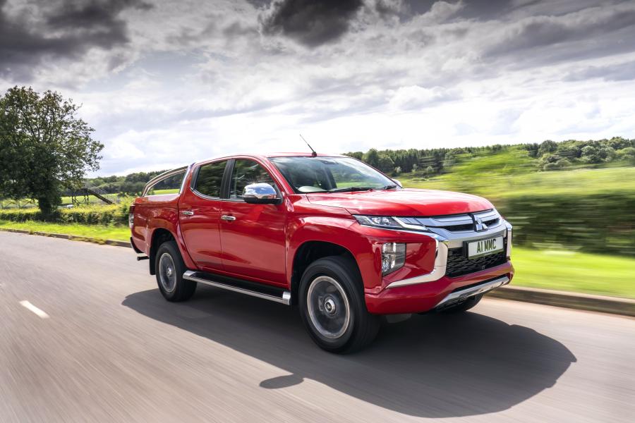  Mitsubishi L200 Barbarian X Double Cab 2019 года  (UK) (фото 23 из 40)